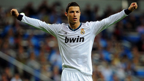 官方：恰尔汗奥卢手腕受伤退出土耳其大名单，不会出战西班牙（土耳其队官方：恰尔汗奥卢因手腕伤势退队，缺席对阵西班牙）