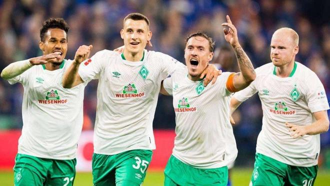 意媒：德国警方正调查以色列球迷在斯图加特演唱的歧视性歌曲（意媒称德警方调查以色列球迷在斯图加特唱涉歧视歌曲）