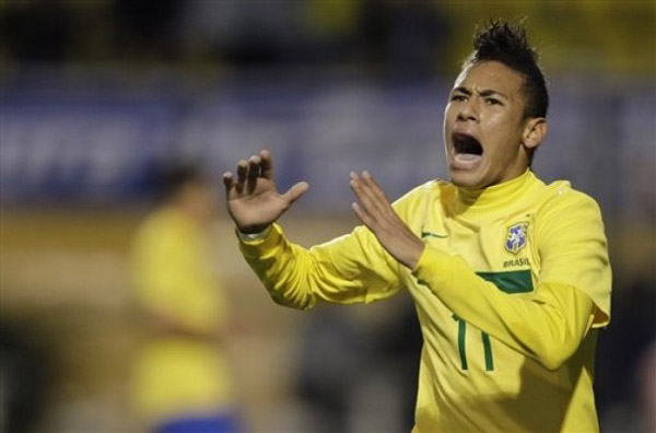 神户后卫：年初我曾在横滨战胜申花，不过那场比赛并不轻松（神户后卫：年初在横滨力克申花，这场胜利并非轻松所得）