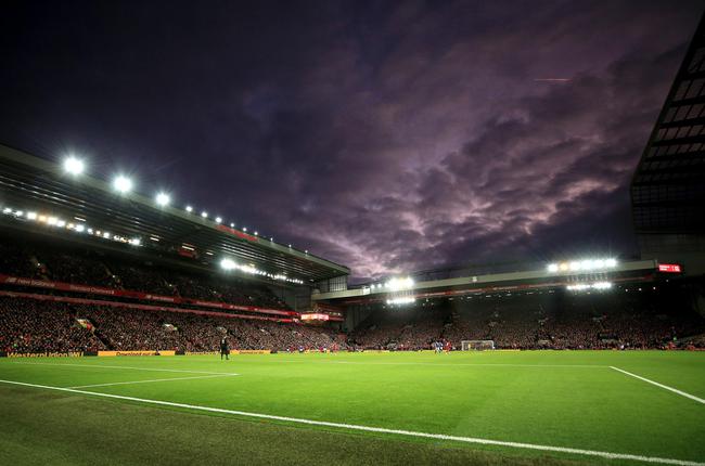 弗拉格砍下35分8篮板，莱昂纳德贡献30分，独行侠客场险胜快船（独行侠客场险胜快船：弗拉格35分8篮板，莱昂纳德砍下30分）