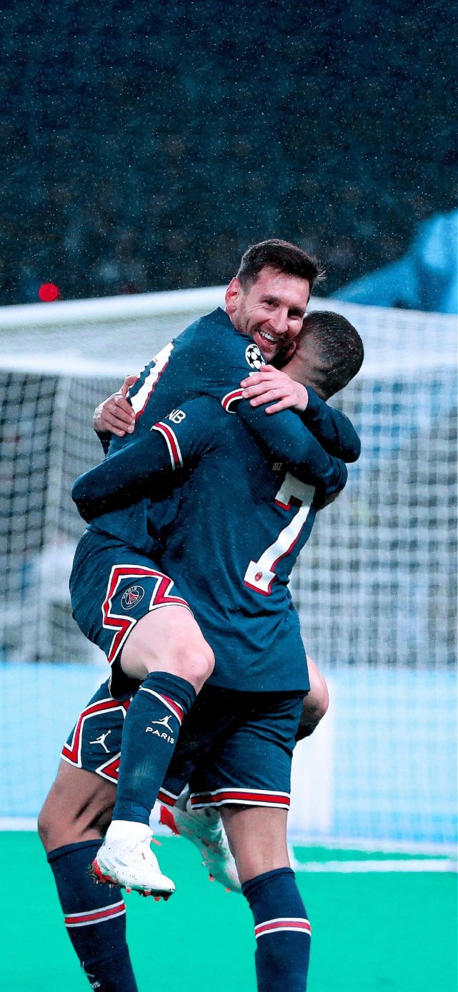 萨巴蒂尼谈孔蒂爆发：球队表现糟糕且脱节，但球员需要被关爱（萨巴蒂尼评孔蒂发飙：球队低迷且脱节，但球员仍需被关怀）