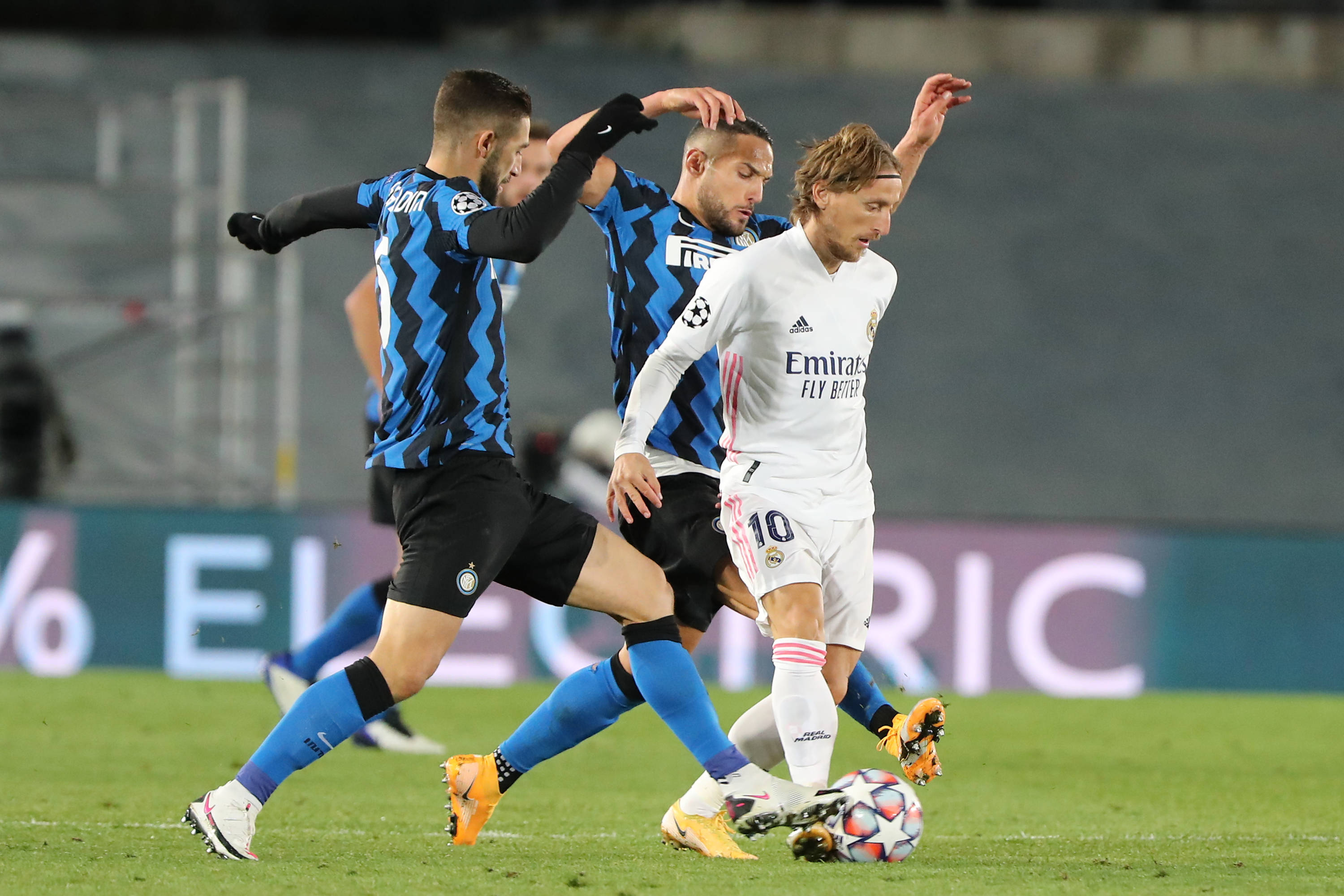 外媒：国米正在尝试引进哈伊杜克18岁中卫布拉尼米尔（外媒称国际米兰有意签下哈伊杜克18岁中卫布拉尼米尔）