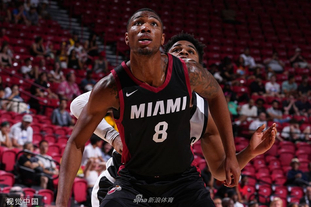 热刺抵达韩国受到热烈欢迎，有球迷在与麦迪逊合影时激动流泪（热刺抵韩获盛情迎接，球迷与麦迪逊合影激动落泪）