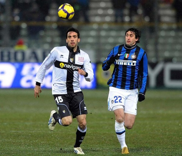 拜仁vs阿森纳 最强矛盾（拜仁对阵阿森纳：矛与盾的巅峰对决）