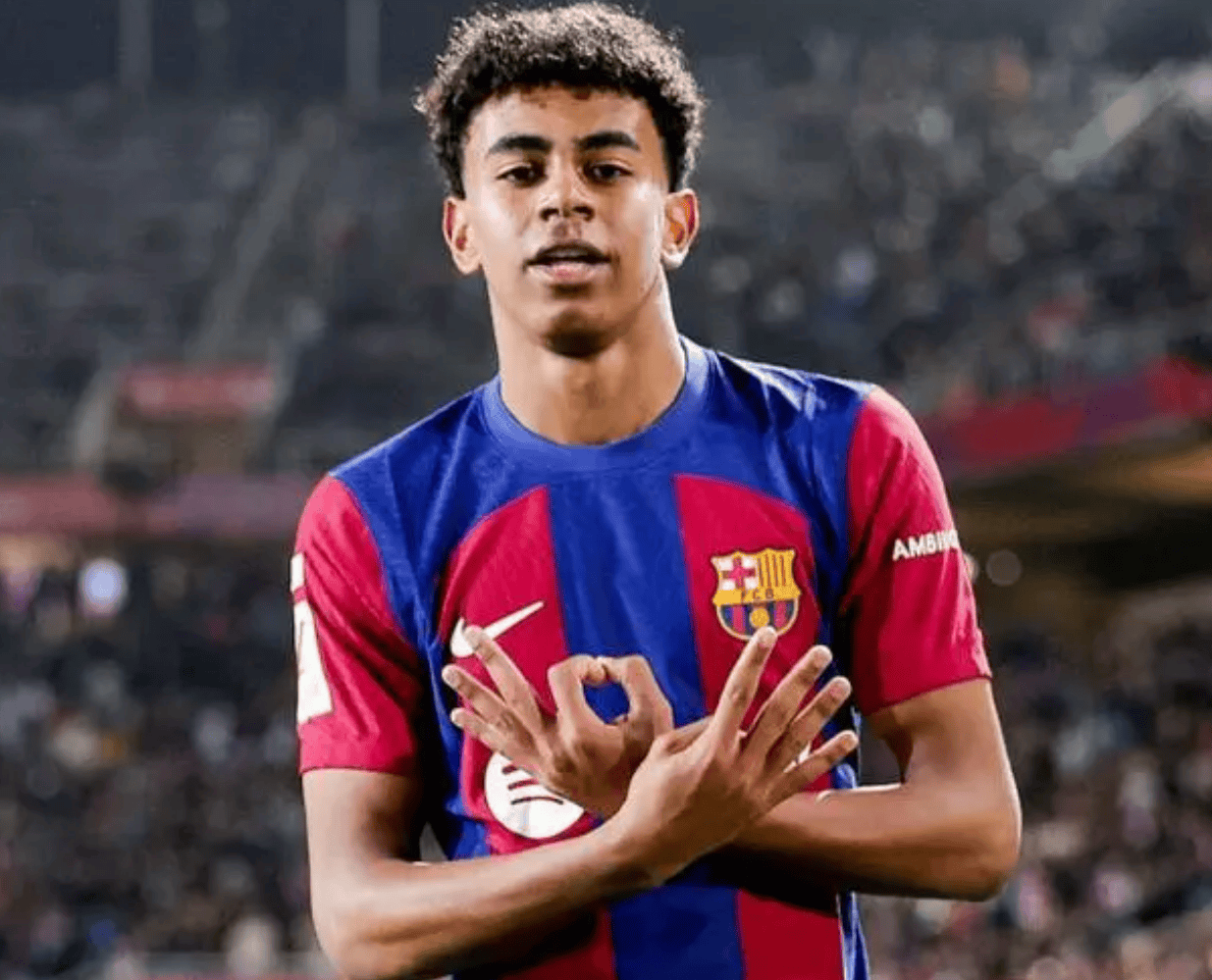 意甲出现一条大鱼！4大豪门开始抢人，年仅26岁4000万欧底价（意甲现顶级猎物：四大豪门围抢，26岁球星标价4000万欧）