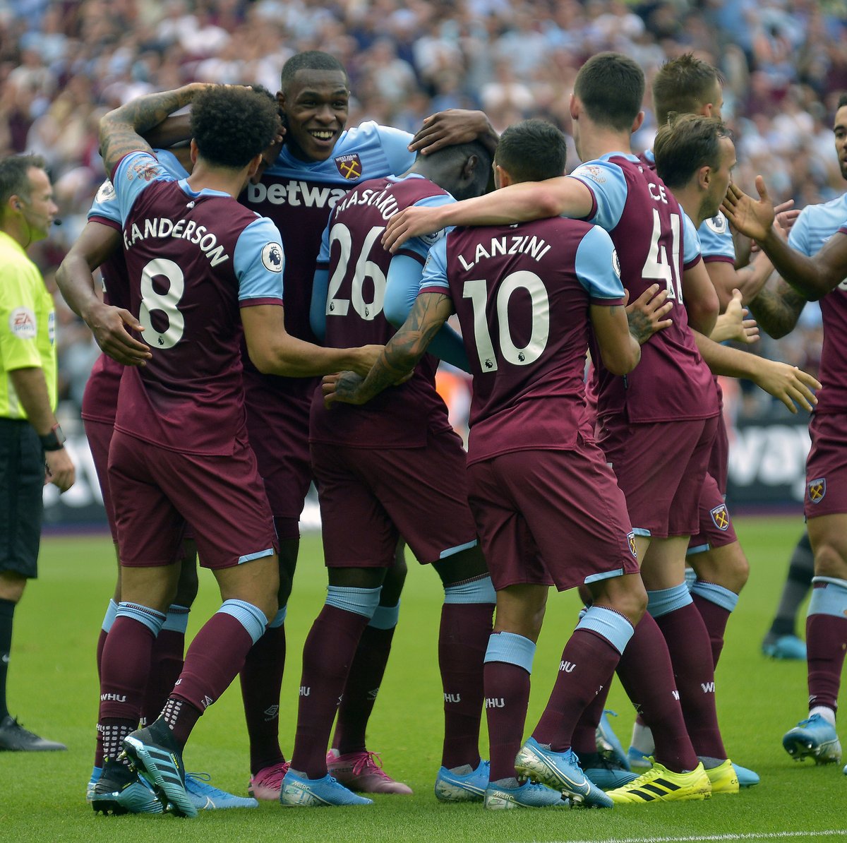 大连英博向上海海港发贺信：祝贺海港夺得2025赛季中超冠军（大连英博致信上海海港：恭贺2025赛季中超夺冠）